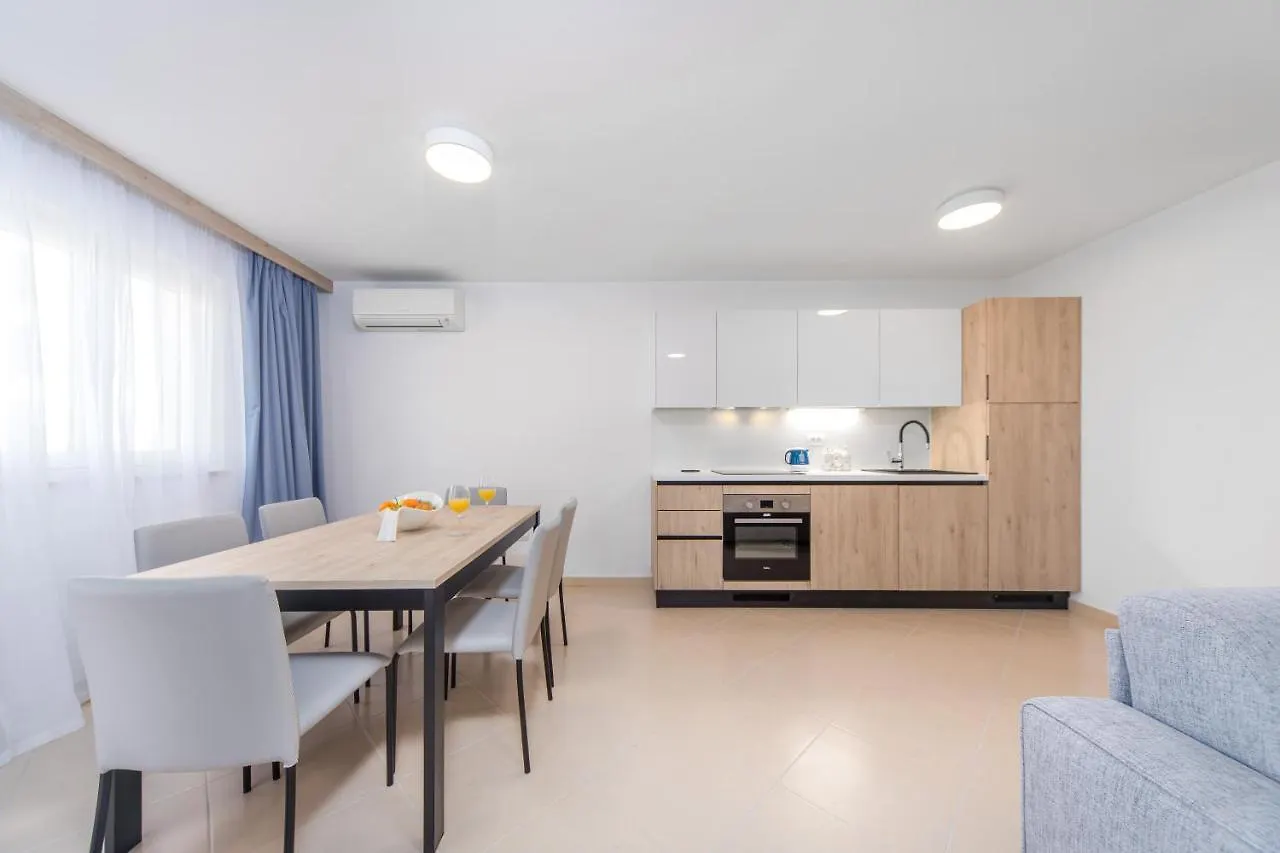 Garden Palace Resort Umag 0*,